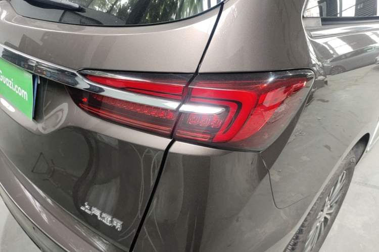 Used Buick GL8 2022 Land Business Class 652T Luxury Model Right Rear Taillight