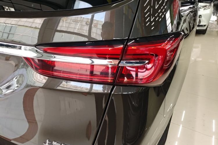 Used Buick GL8 2022 Land Business Class 652T Luxury Model Right Rear Taillight