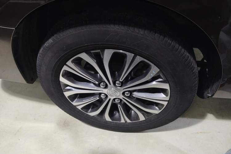 Used Buick GL8 2022 Land Executive Class 652T Prestige Model Right Rear Wheel Hub