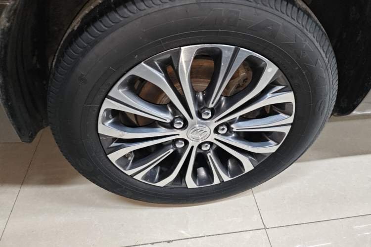 Used Buick GL8 2022 Land Executive Class 652T Prestige Model Right Rear Wheel Hub