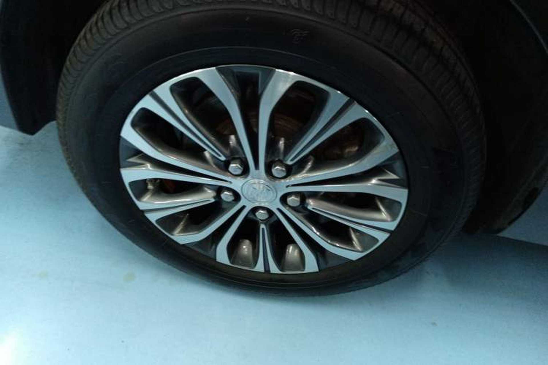 Used Buick GL8 2022 Land Cruiser Executive Class 652T Comfort Model Right Rear Wheel Hub