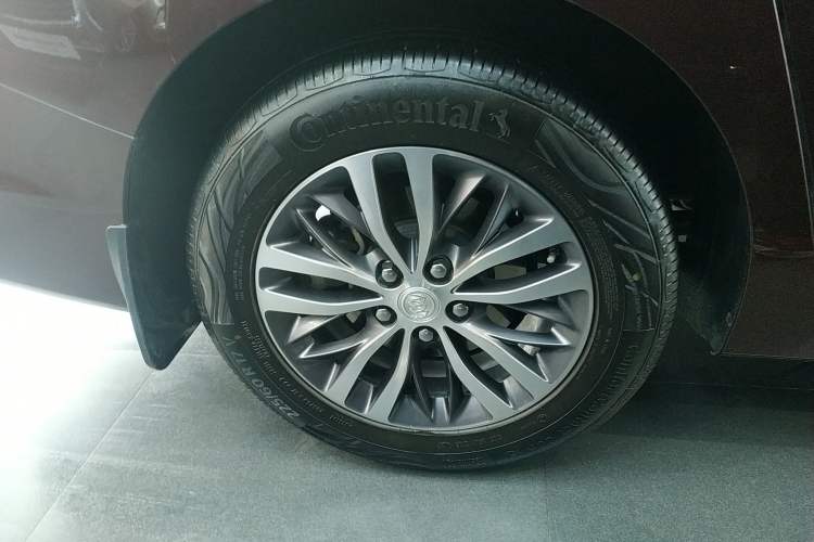 Used Buick GL8 2022 ES Landtrek 653T Luxury Edition Right Rear Wheel Hub
