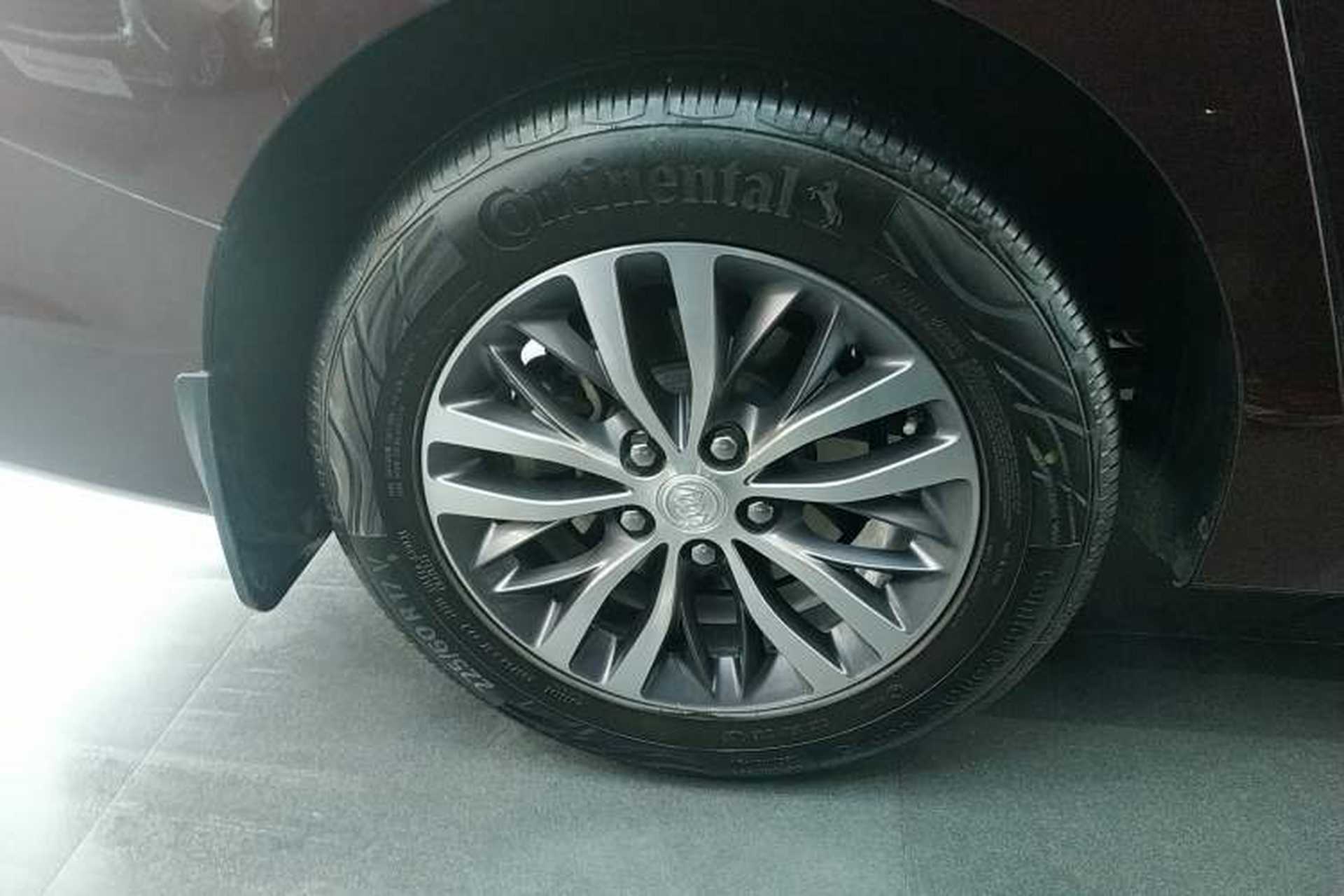 Used Buick GL8 2022 ES Landtrek 653T Luxury Edition Right Rear Wheel Hub