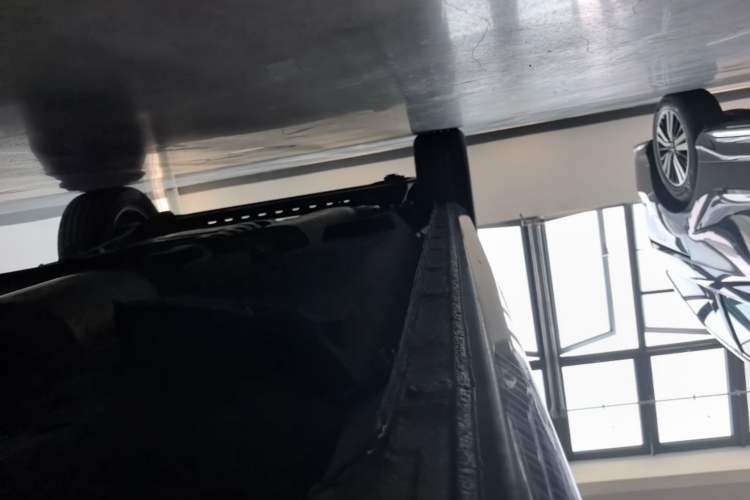 Used Buick GL8 2022 Land Cruiser Executive Class 652T Comfort Model Right Side Sill