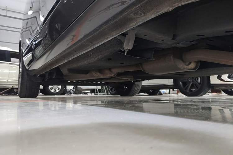 Used Buick GL8 2022 Land Executive Class 652T Prestige Model Right Side Sill