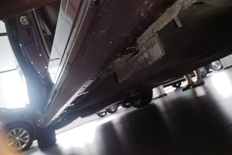 Used Buick GL8 2022 ES Landtrek 653T Comfort Edition Right Side Sill