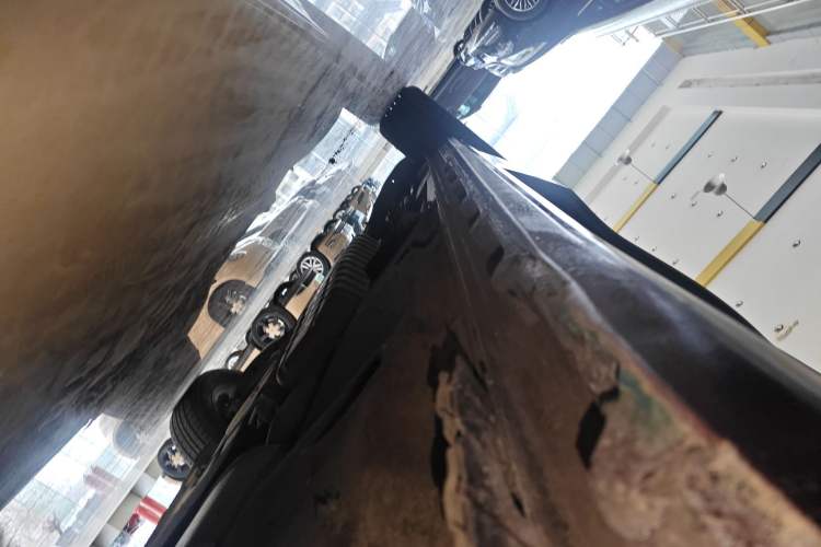 Used Buick GL8 2022 ES Landtrek 653T Luxury Edition Right Side Sill