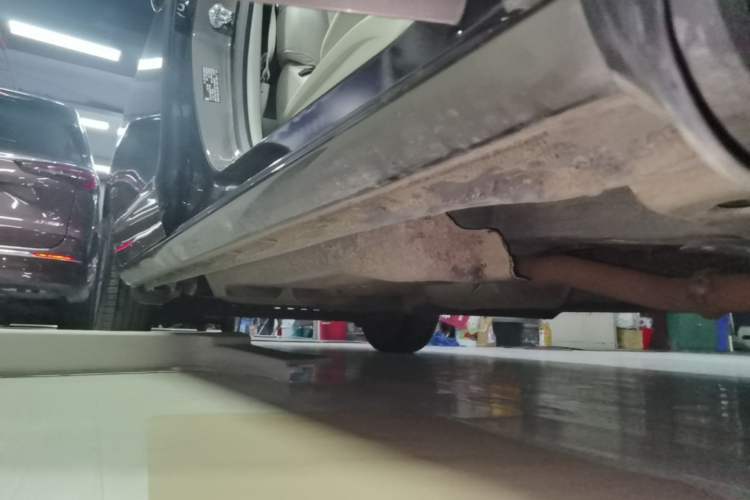 Used Buick GL8 2022 Land Business Class 652T Luxury Model Right Side Sill