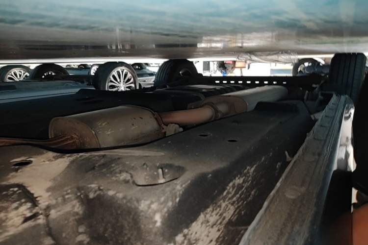 Used Buick GL8 2022 Land Business Class 652T Luxury Model Right Side Sill