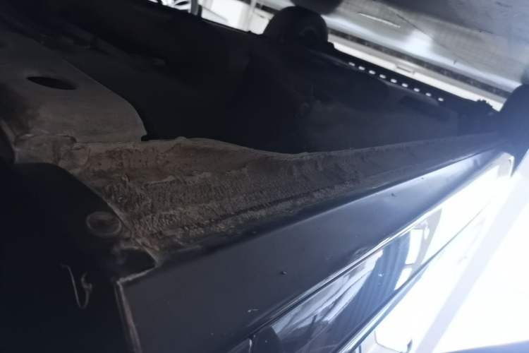 Used Buick GL8 2022 Land Executive Class 652T Prestige Model Right Side Sill