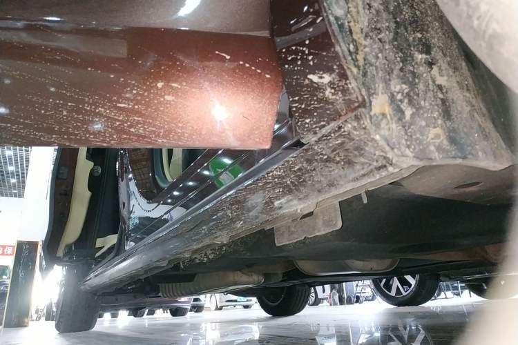 Used Buick GL8 2022 ES Land Cruiser 653T Luxury Model Right Side Sill