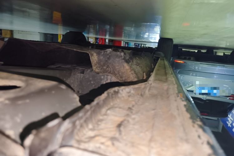 Used Buick GL8 2022 Land Business Class 652T Luxury Model Right Side Sill