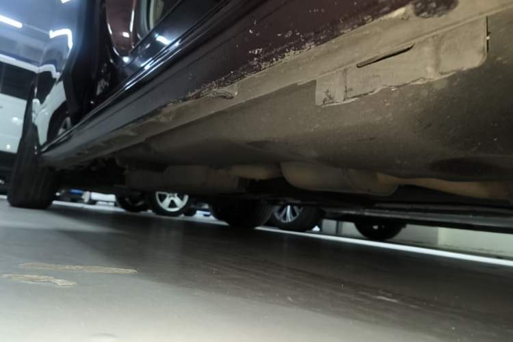 Used Buick GL8 2022 ES Landtrek 653T Comfort Edition Right Side Sill