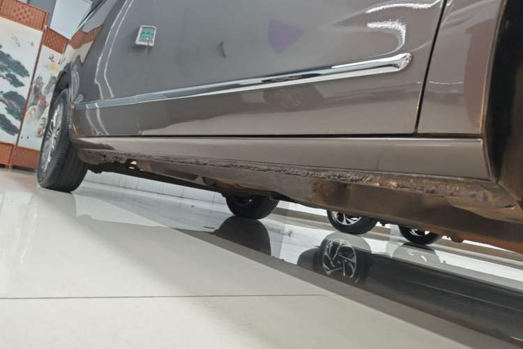 Used Buick GL8 2022 Land Business Class 652T Luxury Model Right Side Sill