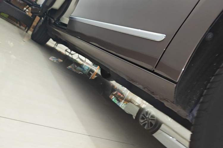 Used Buick GL8 2022 Land Business Class 652T Luxury Model Right Side Sill