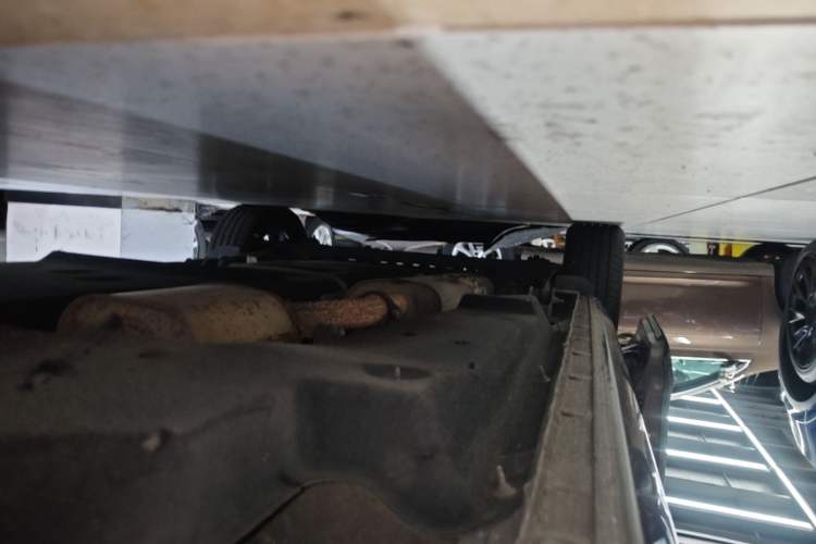 Used Buick GL8 2022 Land Business Class 652T Luxury Model Right Side Sill