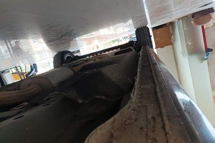 Used Buick GL8 2022 Land Cruiser Executive Class 652T Comfort Model Right Side Sill
