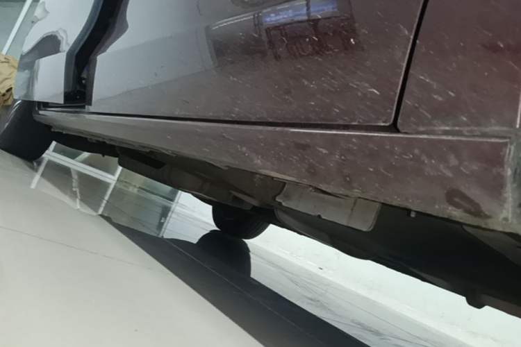 Used Buick GL8 2022 ES Landtrek 653T Comfort Edition Right Side Sill