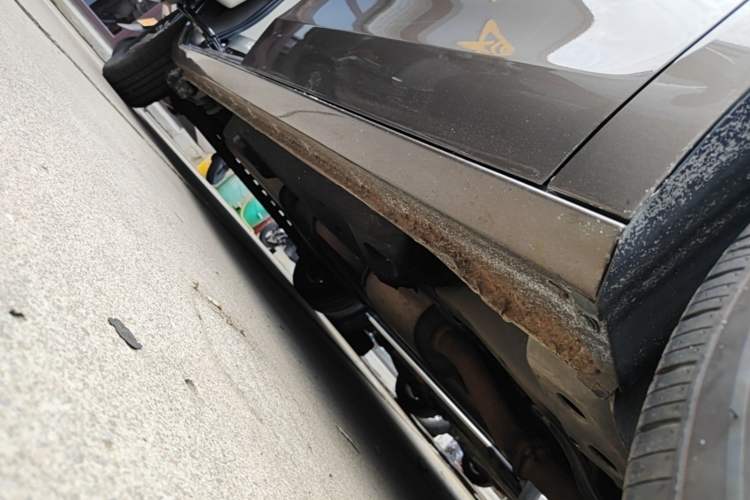Used Buick GL8 2022 Land Cruiser Executive Class 652T Comfort Model Right Side Sill