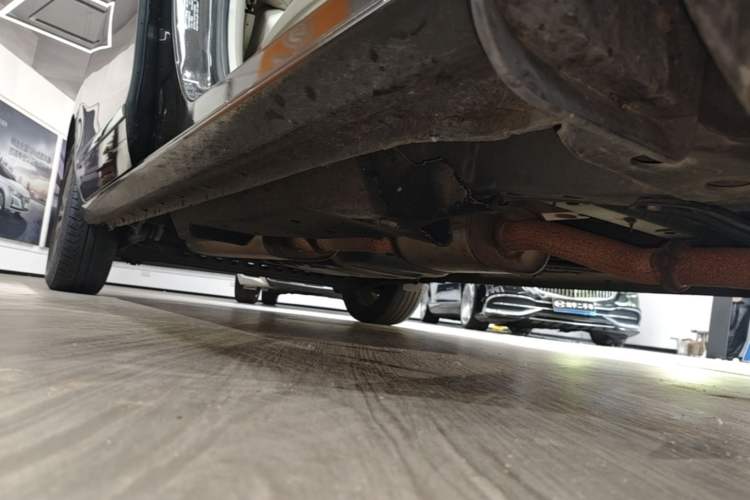 Used Buick GL8 2022 Land Business Class 652T Luxury Model Right Side Sill