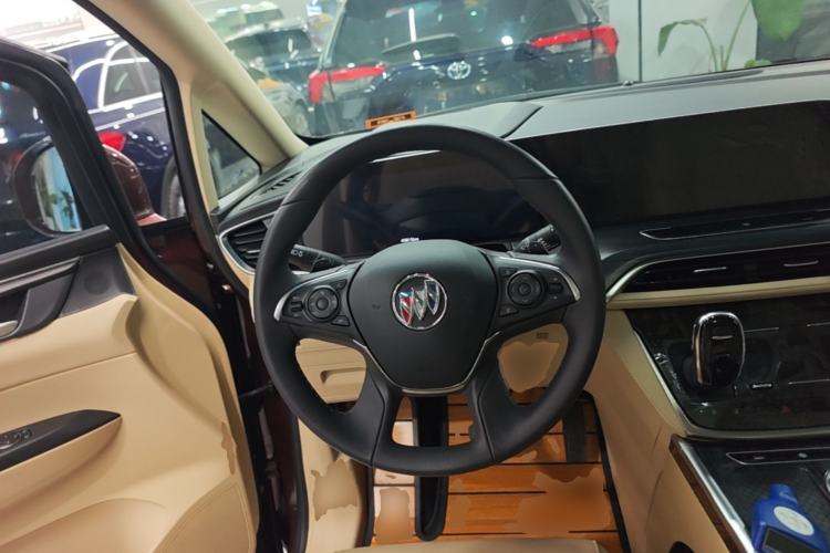 Used Buick GL8 2022 ES Land Cruiser 653T Luxury Model Steering Wheel