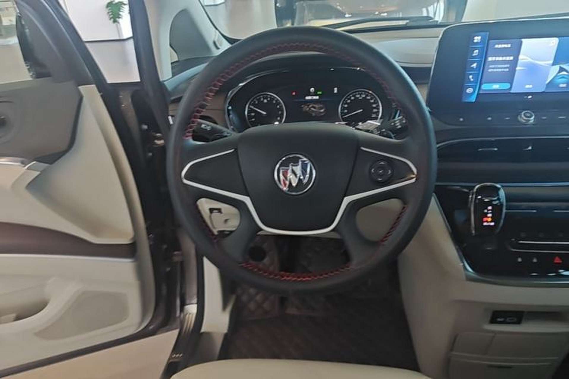 Used Buick GL8 2022 Land Cruiser Executive Class 652T Comfort Model Steering Wheel