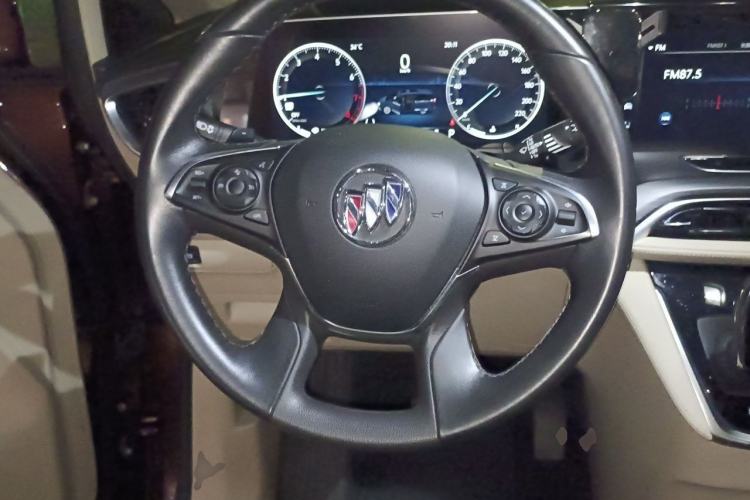 Used Buick GL8 2022 ES Land Cruiser 653T Luxury Model Steering Wheel