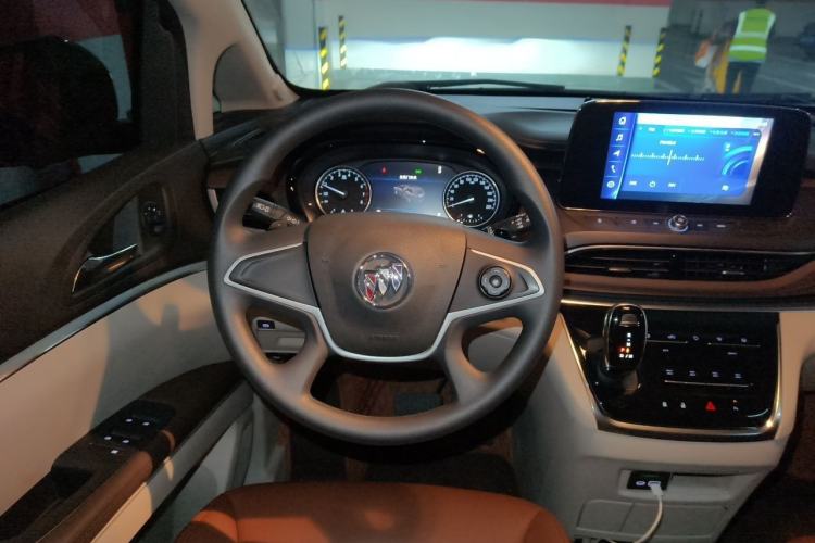 Used Buick GL8 2022 Land Cruiser Executive Class 652T Comfort Model Steering Wheel