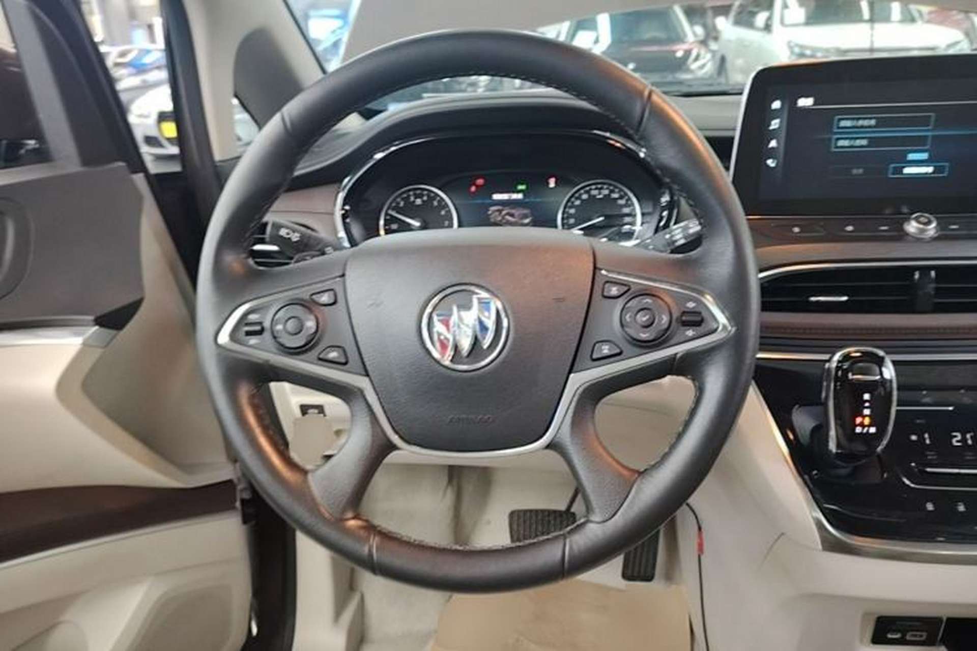 Used Buick GL8 2022 Land Business Class 652T Luxury Model Steering Wheel