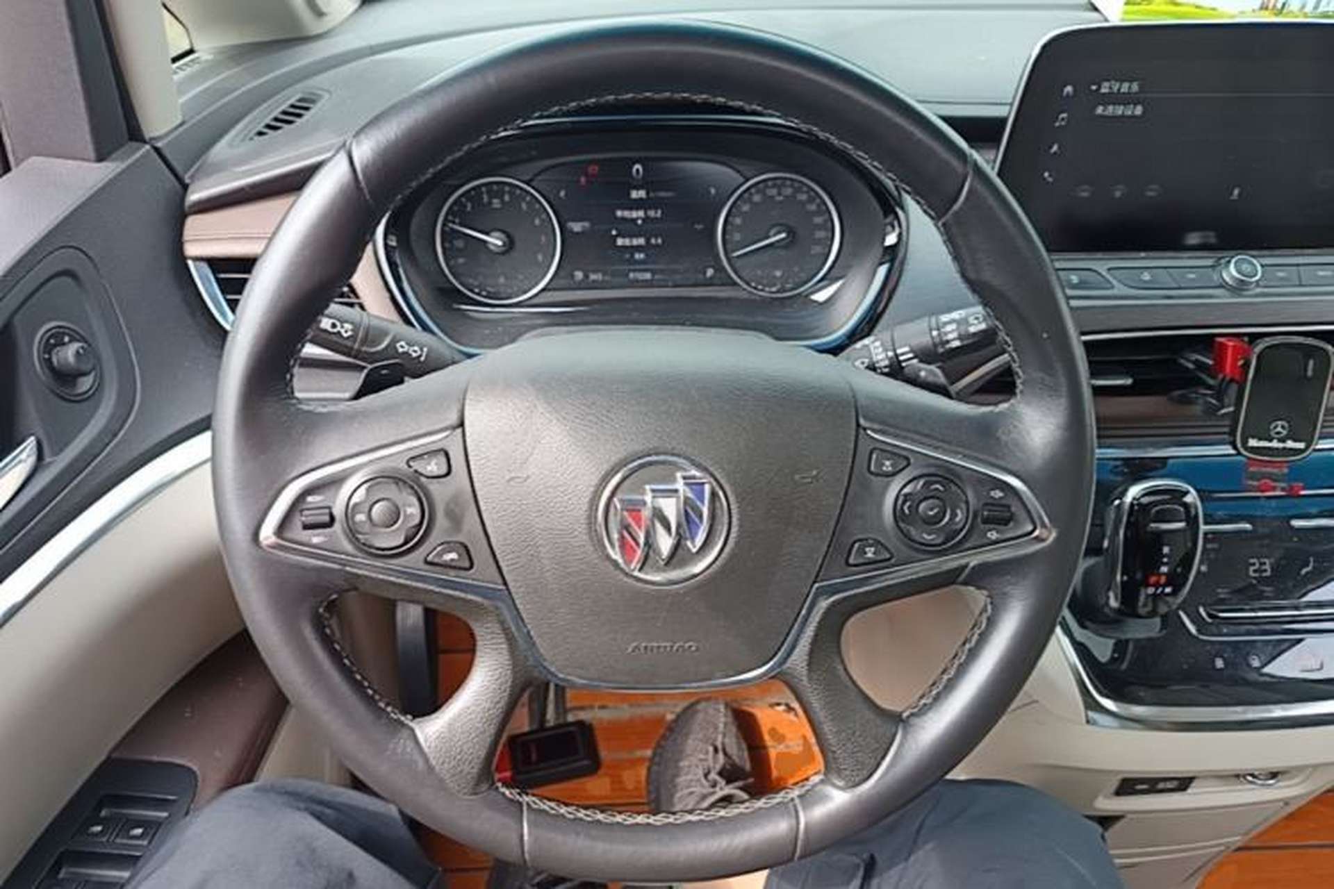 Used Buick GL8 2022 Land Business Class 652T Luxury Model Steering Wheel