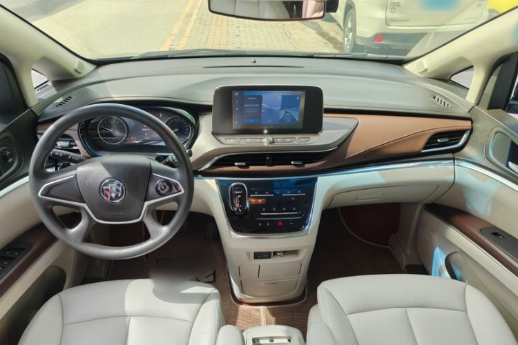 Used Buick GL8 2022 Land Cruiser Executive Class 652T Comfort Model Steering Wheel