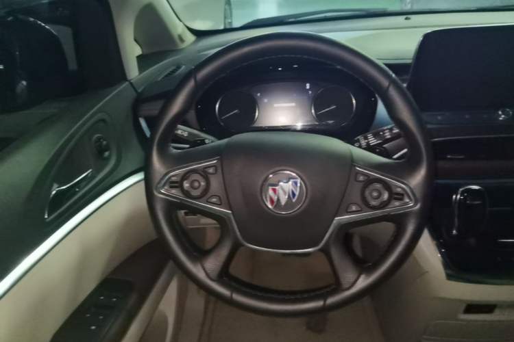 Used Buick GL8 2022 Land Business Class 652T Luxury Model Steering Wheel
