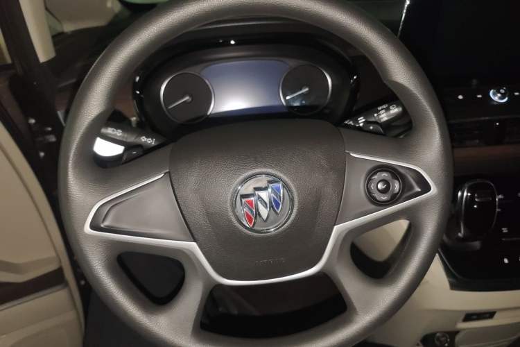 Used Buick GL8 2022 Land Business Class 652T Luxury Model Steering Wheel