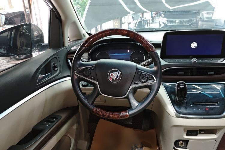 Used Buick GL8 2022 Land Business Class 652T Luxury Model Steering Wheel