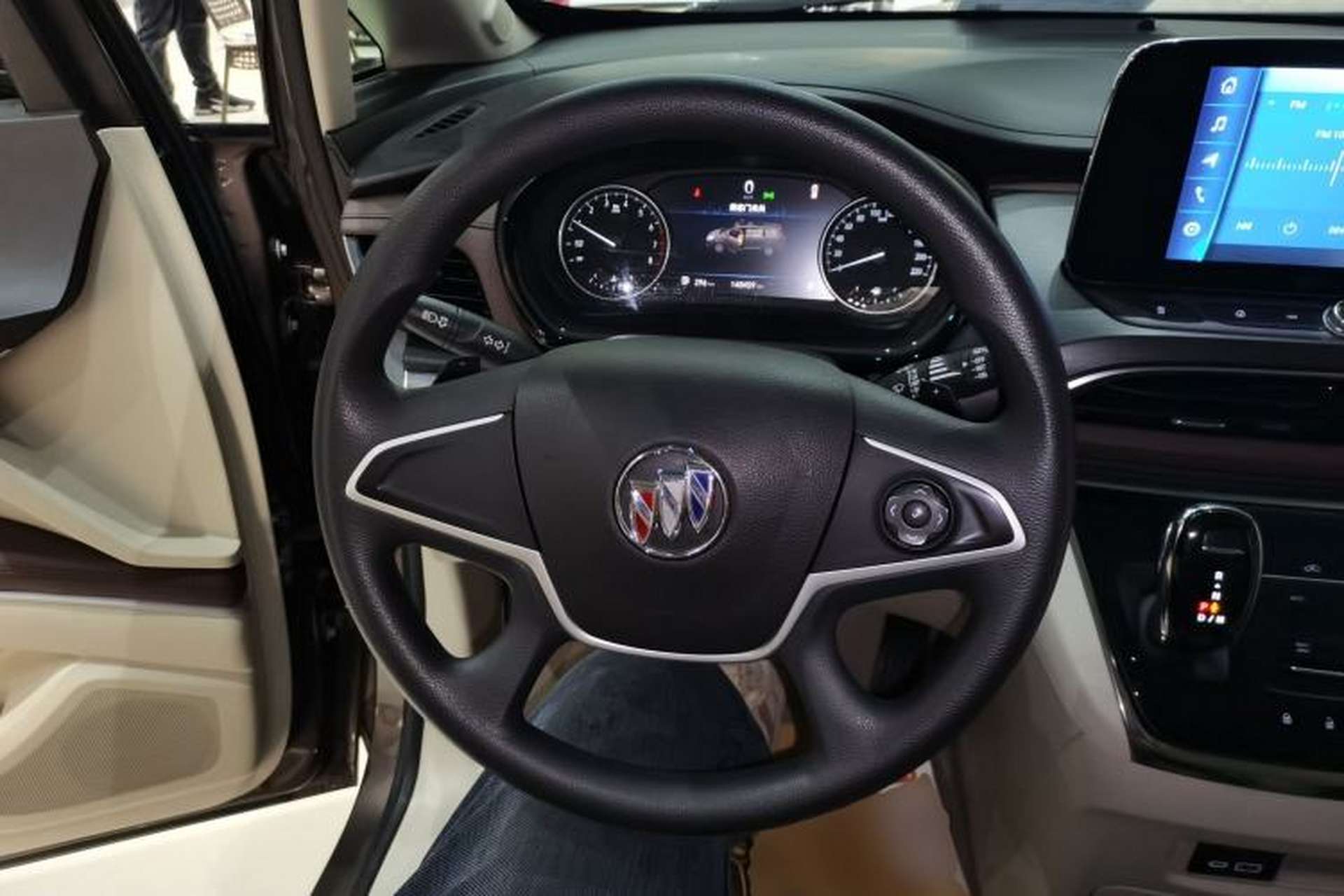 Used Buick GL8 2022 Land Cruiser Executive Class 652T Comfort Model Steering Wheel