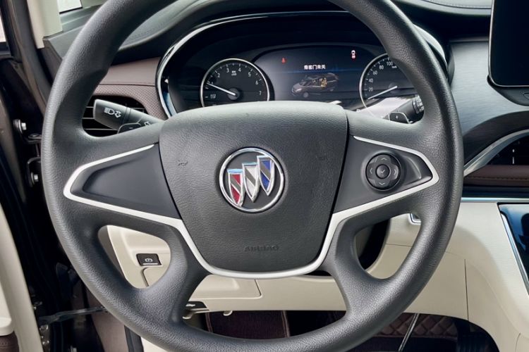 Used Buick GL8 2022 Land Cruiser Executive Class 652T Comfort Model Steering Wheel