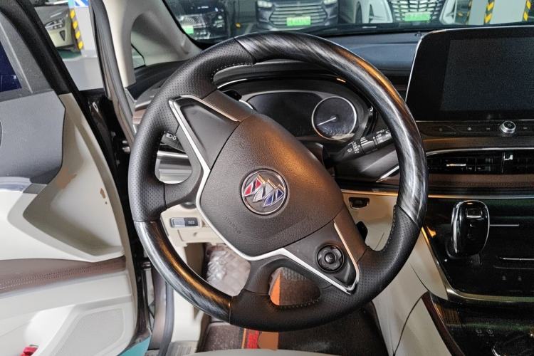 Used Buick GL8 2022 Land Cruiser Executive Class 652T Comfort Model Steering Wheel