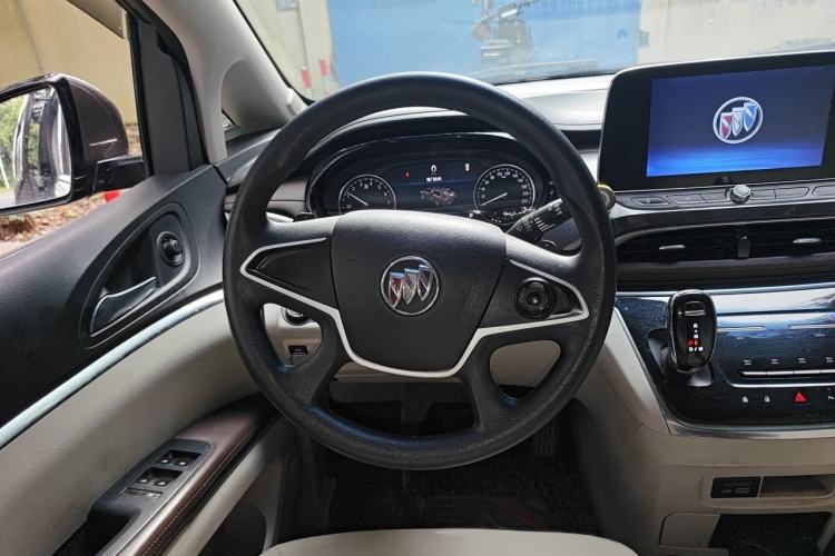 Used Buick GL8 2022 Land Cruiser Executive Class 652T Comfort Model Steering Wheel