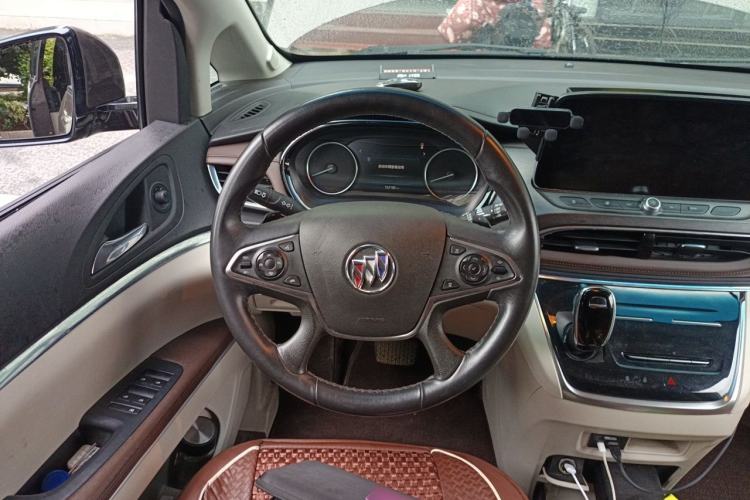 Used Buick GL8 2022 Land Cruiser Executive Class 652T Smart Luxury Model Steering Wheel