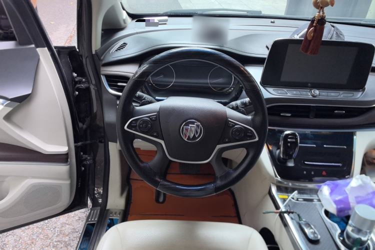 Used Buick GL8 2022 Land Cruiser Executive Class 652T Comfort Model Steering Wheel