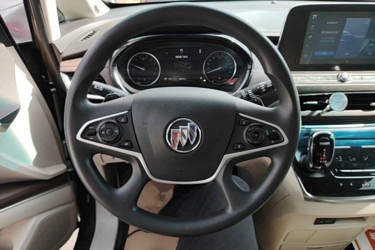 Used Buick GL8 2022 Land Cruiser Executive Class 652T Comfort Model Steering Wheel