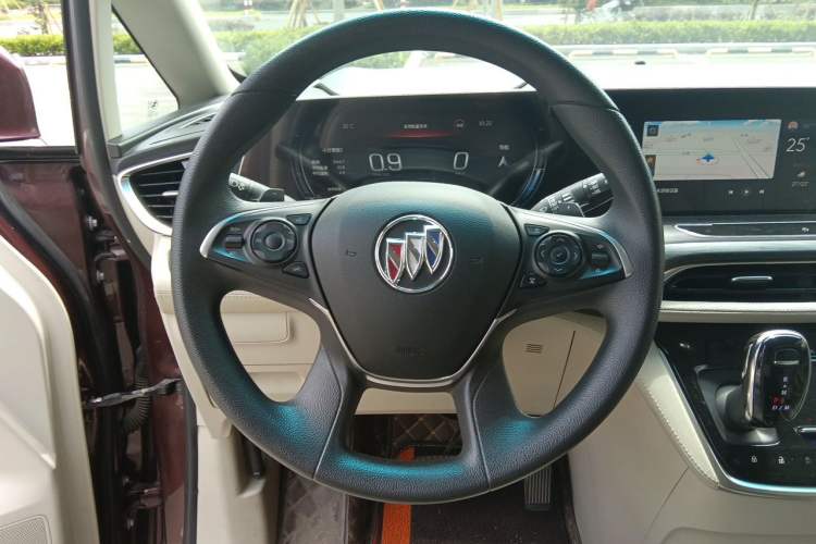 Used Buick GL8 2022 ES Landtrek 653T Comfort Edition Steering Wheel