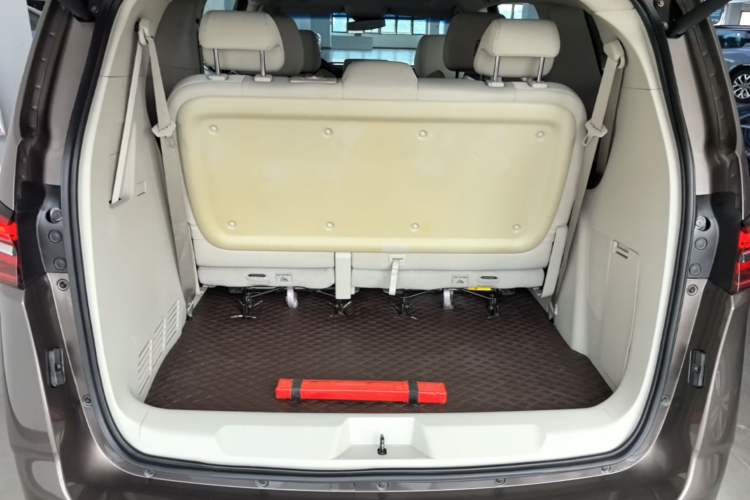 Used Buick GL8 2022 Land Cruiser Executive Class 652T Comfort Model Trunk