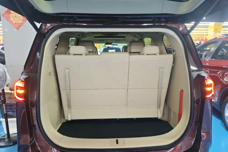 Used Buick GL8 2022 ES Landtrek 653T Luxury Edition Trunk