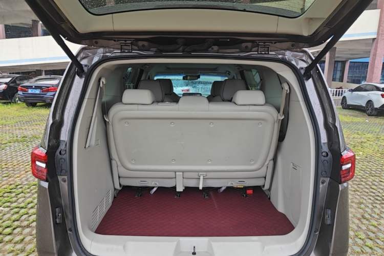 Used Buick GL8 2022 Land Business Class 652T Luxury Model Trunk