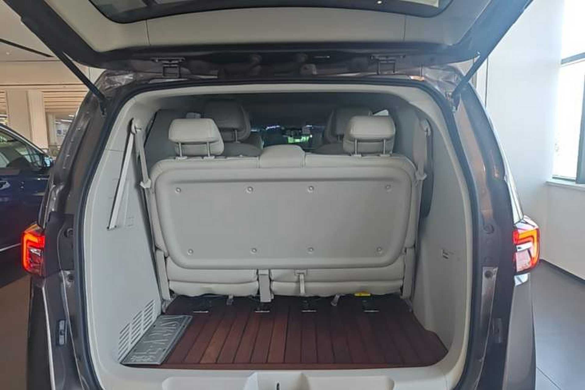 Used Buick GL8 2022 Land Cruiser Executive Class 652T Comfort Model Trunk