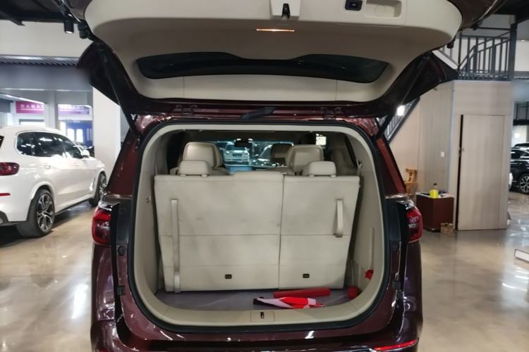 Used Buick GL8 2022 ES Landtrek 653T Luxury Edition Trunk