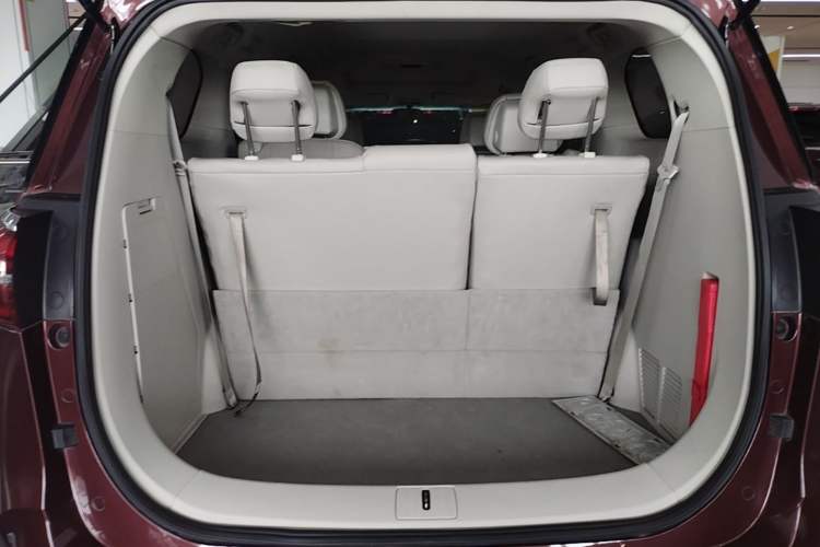 Used Buick GL8 2022 ES Landtrek 653T Comfort Edition Trunk