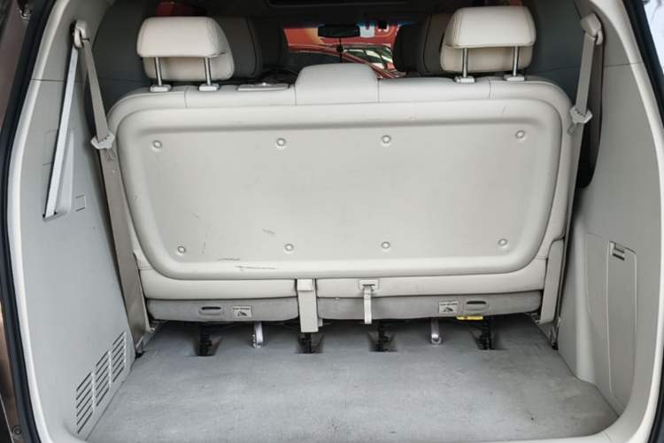 Used Buick GL8 2022 Land Business Class 652T Luxury Model Trunk