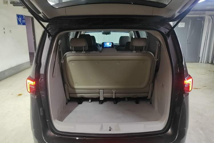 Used Buick GL8 2022 Land Cruiser Executive Class 652T Comfort Model Trunk